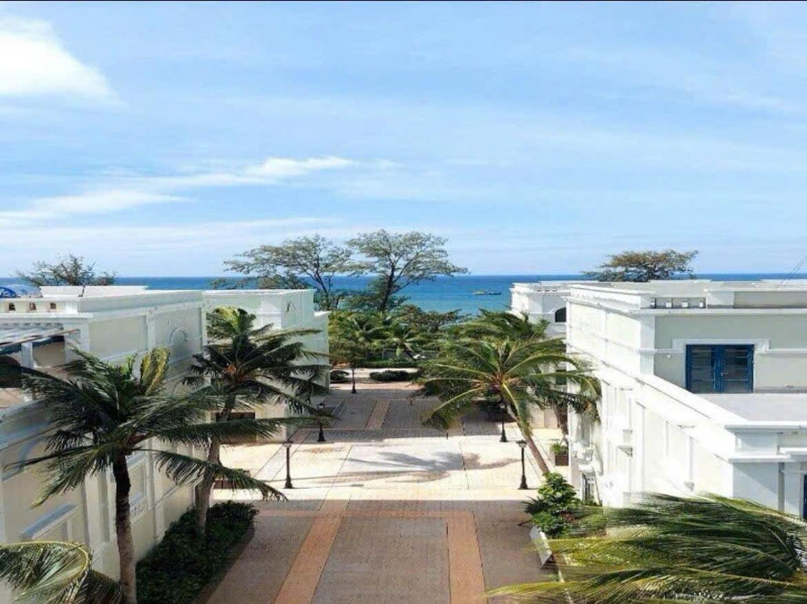 Marina Resort Waterfront Minh Phu Quoc Beach Swimming Pool Exterior foto